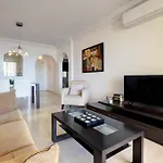 Διαμέρισμα Spacious Puerto Alto Εστεπόνα