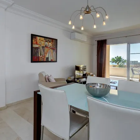 Διαμέρισμα Spacious Puerto Alto Εστεπόνα
